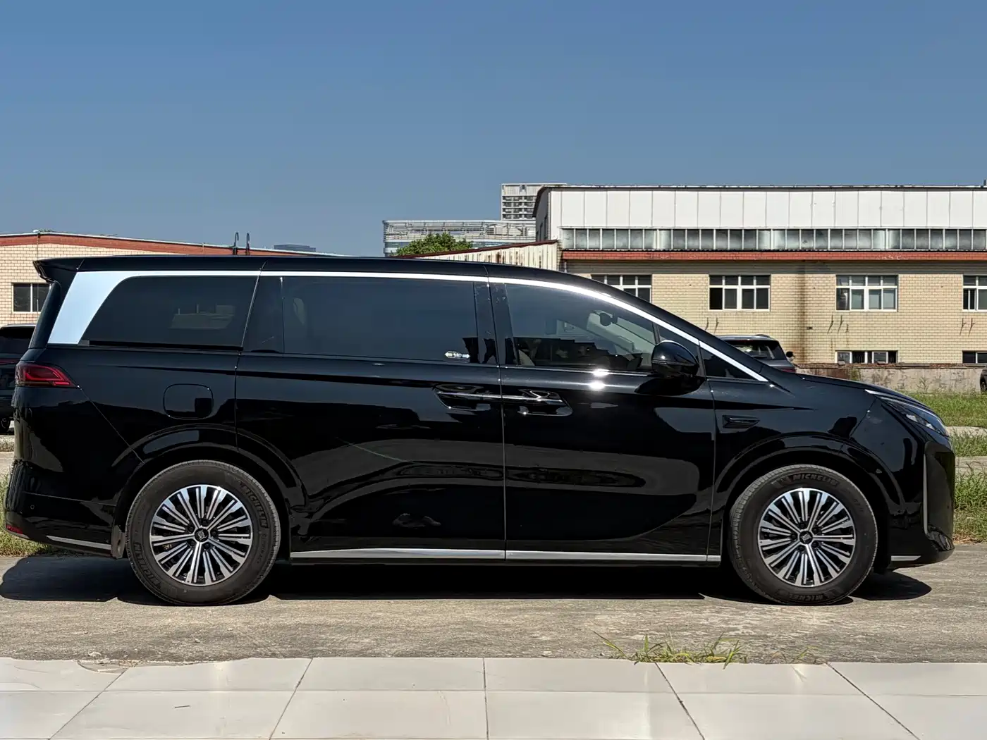 BYD Xia 2025 2025 DM-i 1.5T 180km Excellence