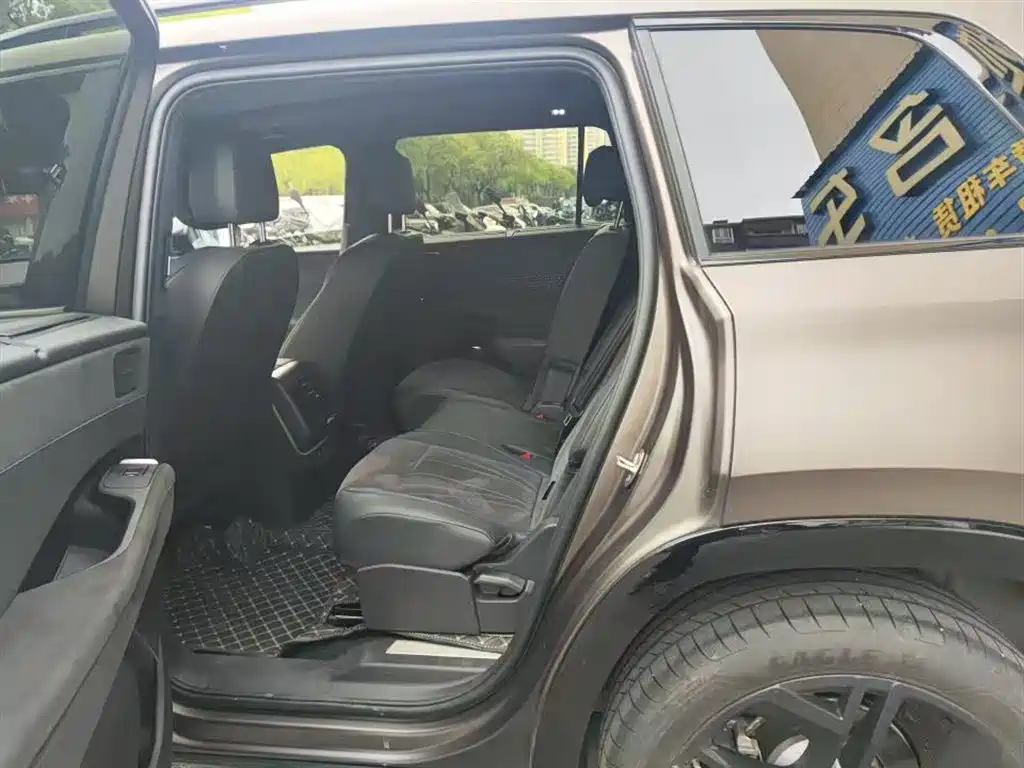 VOLKSWAGEN TOURANG
