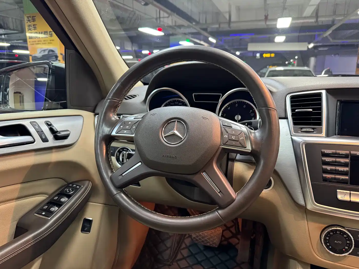 Mercedes-Benz M-Class 2015 ML 320 4MATIC фото 15