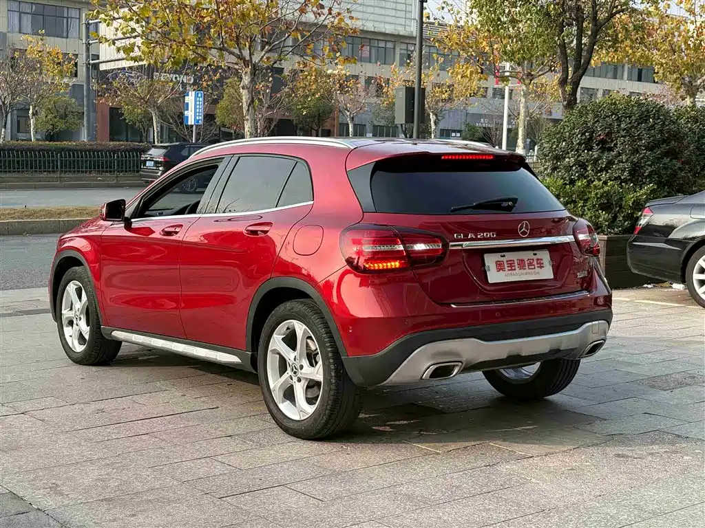Mercedes-Benz GLA 2017 GLA 200 Dynamic фото 12