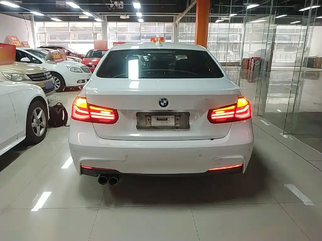 Фото 6 - BMW 3 Series