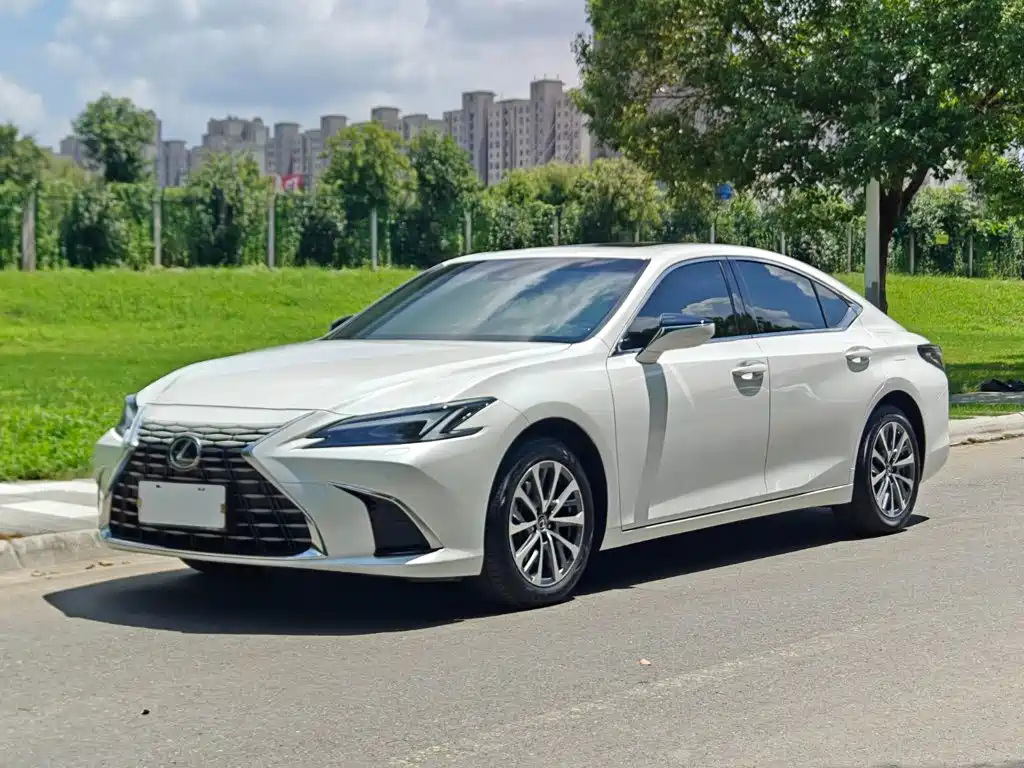Lexus ES 2025 2025 200 Ultimate Edition