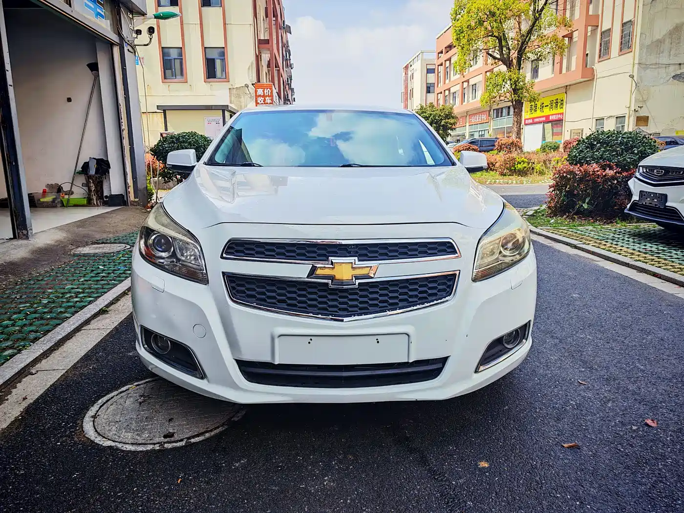 Chevrolet Malibu 2012 2.0L Automatic Luxury Edition фото 2
