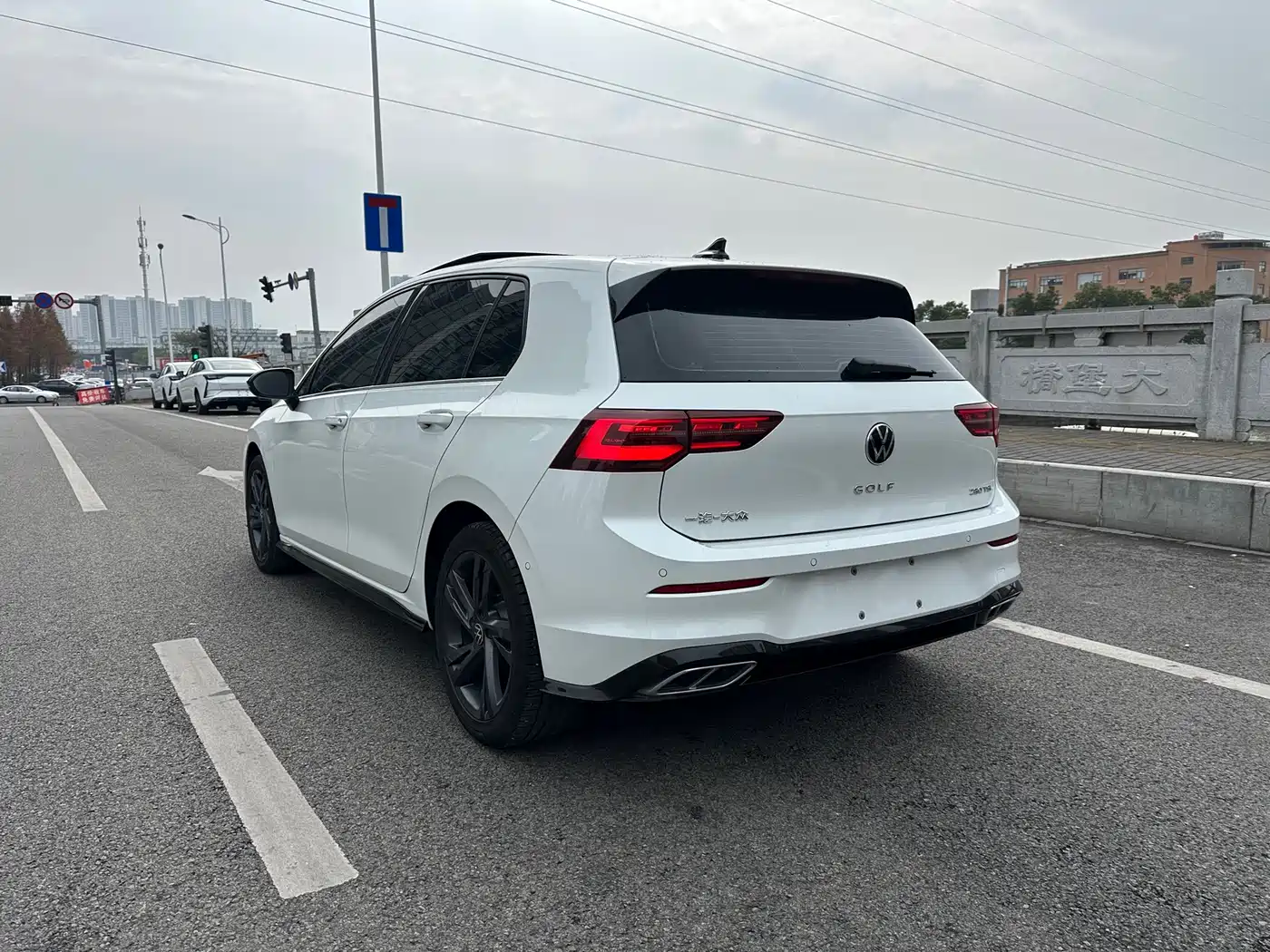 Volkswagen Golf 2023 Facelift 280TSI DSG R-Line Lite фото 9