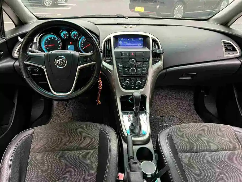 Buick Excelle 2010 2010 XT 1.6L Automatic Fashion