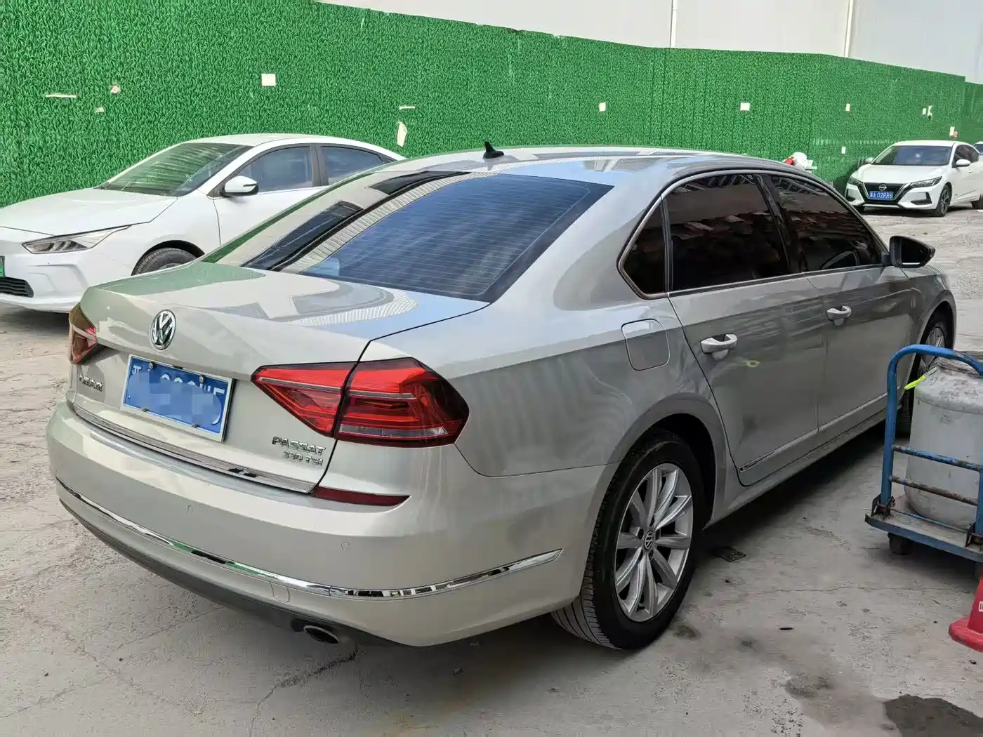 Volkswagen Passat 2016 330TSI DSG Executive Edition фото 7