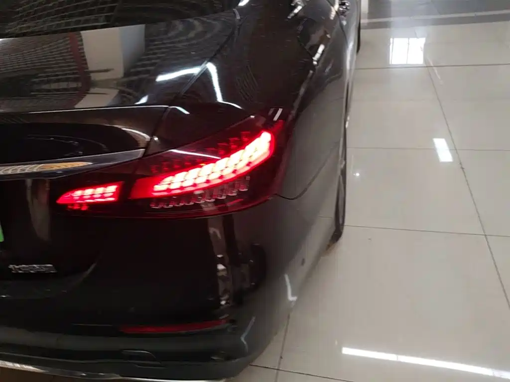 Mercedes-Benz E-Class 2021 E 300 L Sport Fashion фото 8