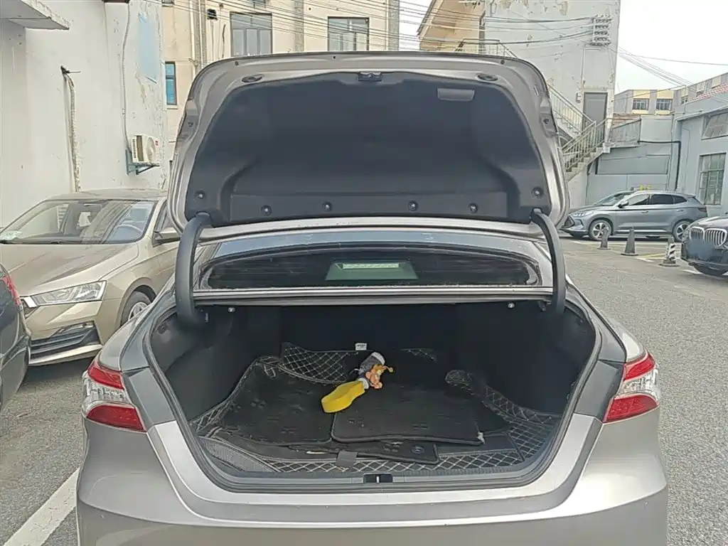 Toyota Camry 2021 2.0G Luxury Edition фото 19
