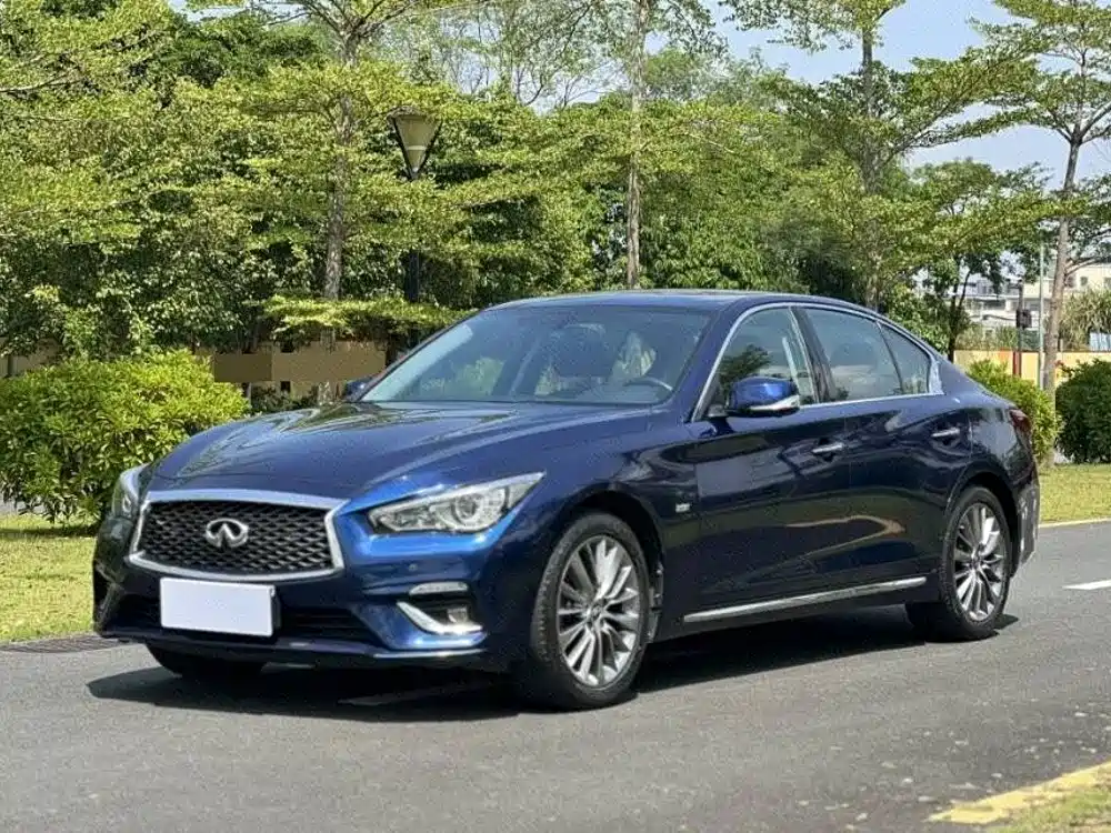 Фото 1 - Infiniti Q50L