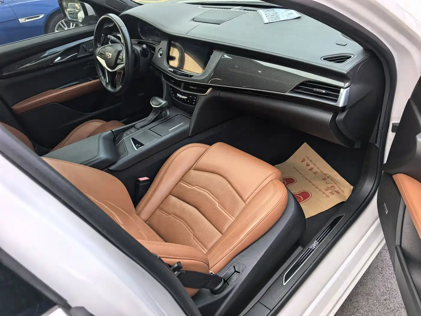 Cadillac CT6 2016 28T Leading фото 8