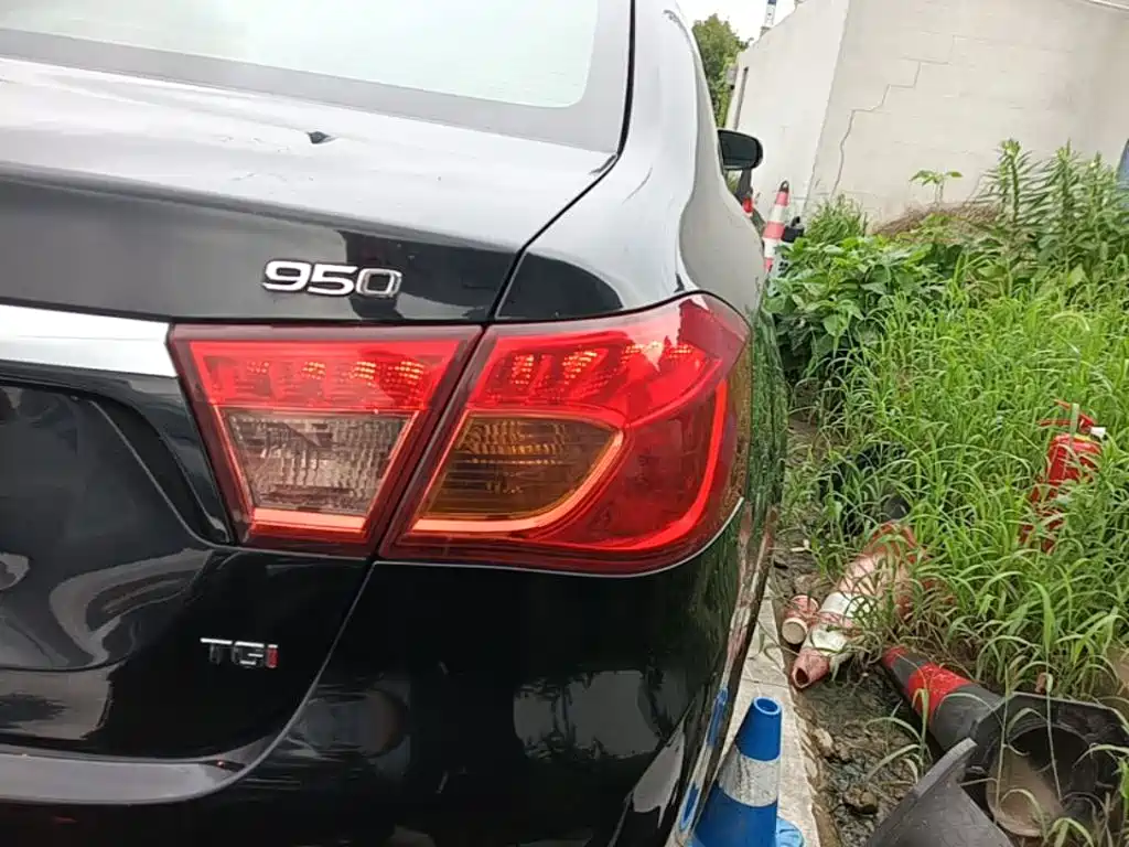 Roewe 950 2016 2015 1.8T Luxury Edition