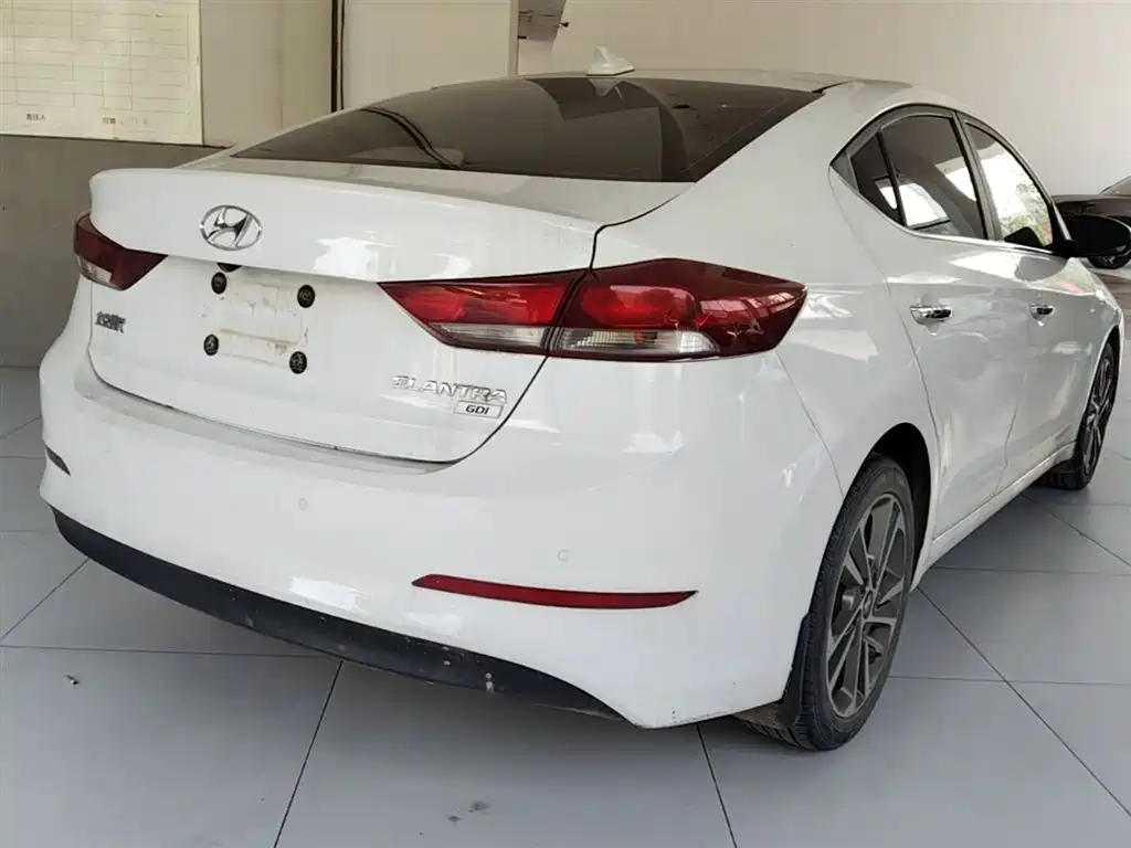 Hyundai Elantra 2016 Model 1.6L Automatic Smart Elite фото 7