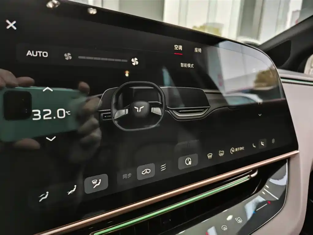 Hongqi EH7 2024 690 Pro фото 18