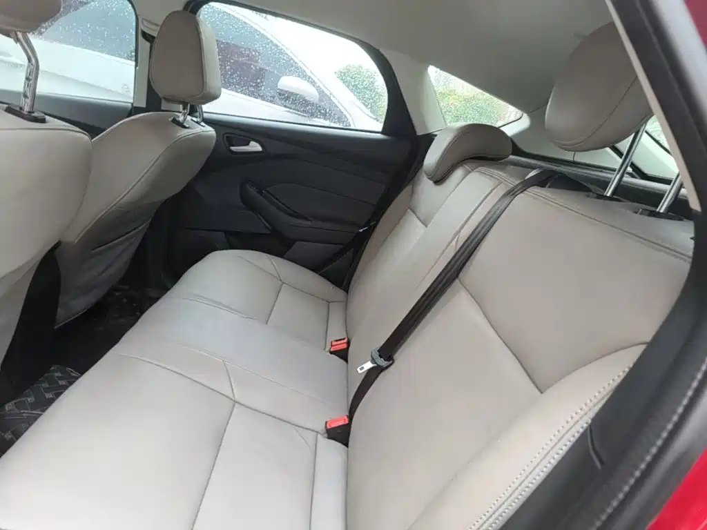 Фото 17 - Ford Focus