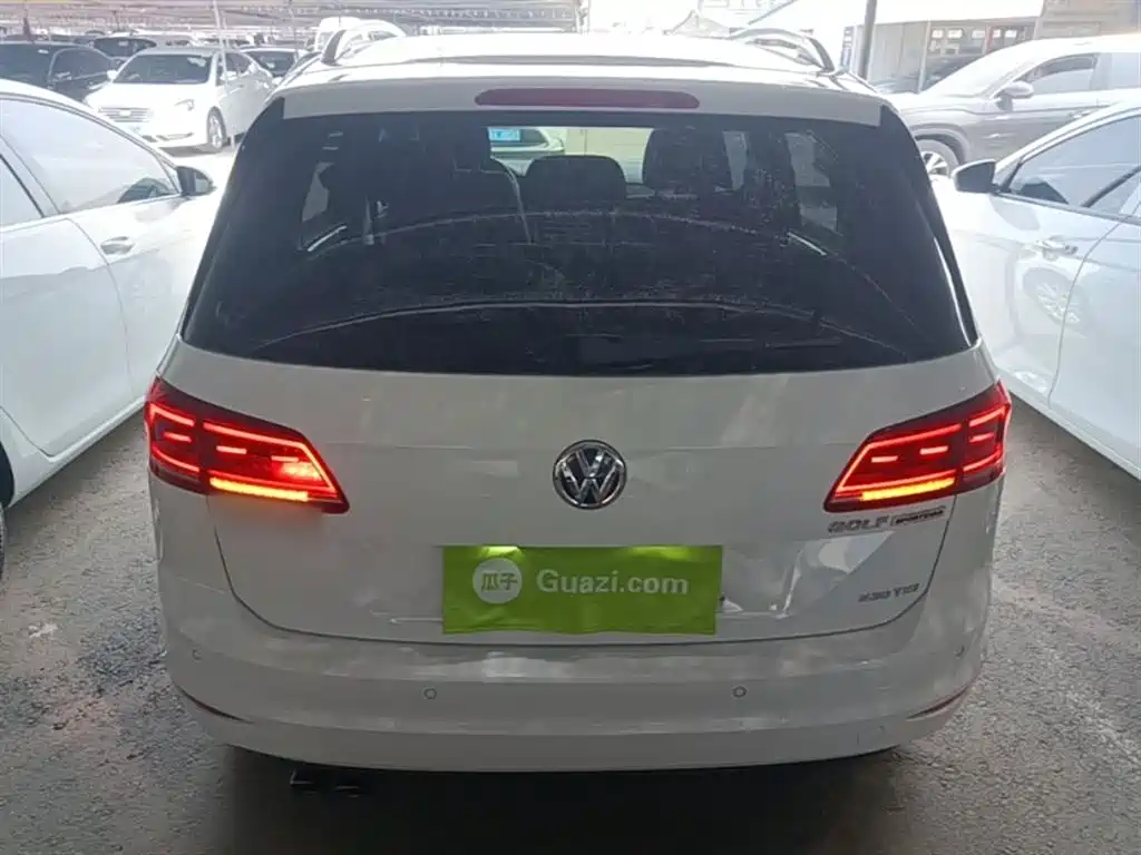 Volkswagen Golf Sportsvan 2016 230TSI Automatic Progressive фото 6