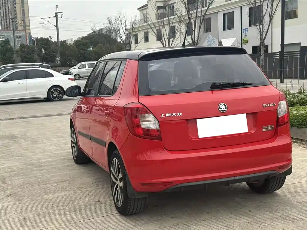 Škoda Fabia 2014 1.6L Automatic Sport Edition фото 14
