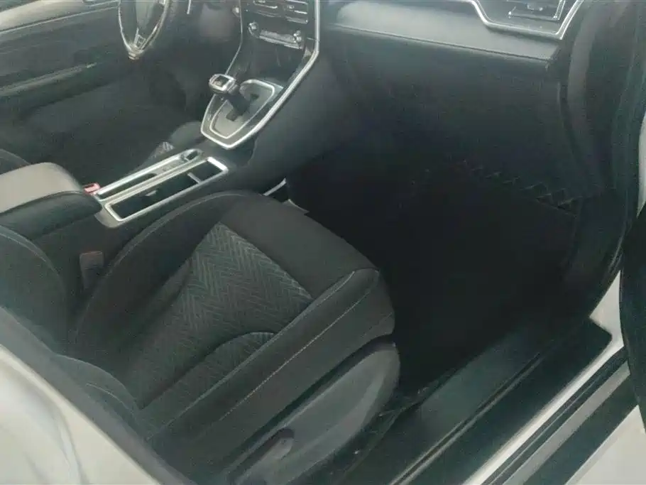 Haval M6 2023 PLUS 1.5T DCT Elite Smart Connect фото 8