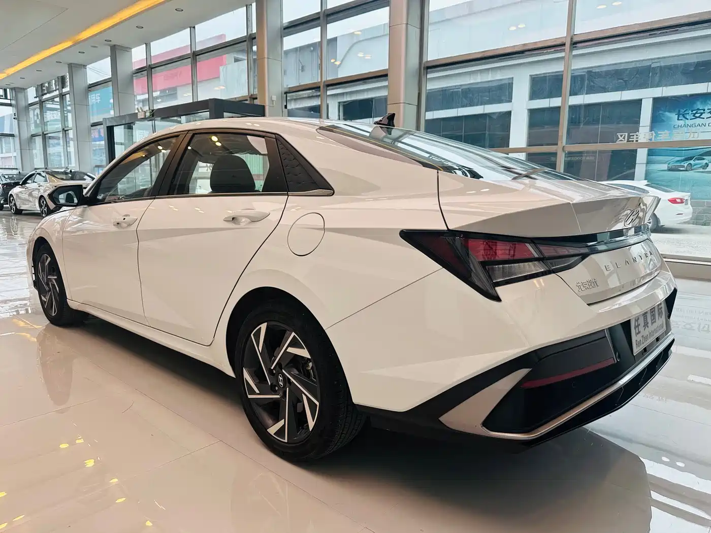 Hyundai Elantra 2023 1.5L CVT GLX Elite Edition фото 5