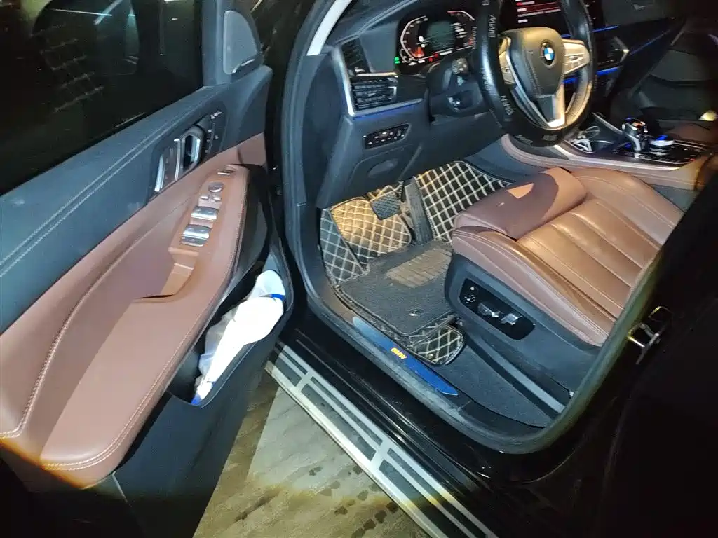 BMW X7 2020 xDrive40i Leading Luxury Package фото 13