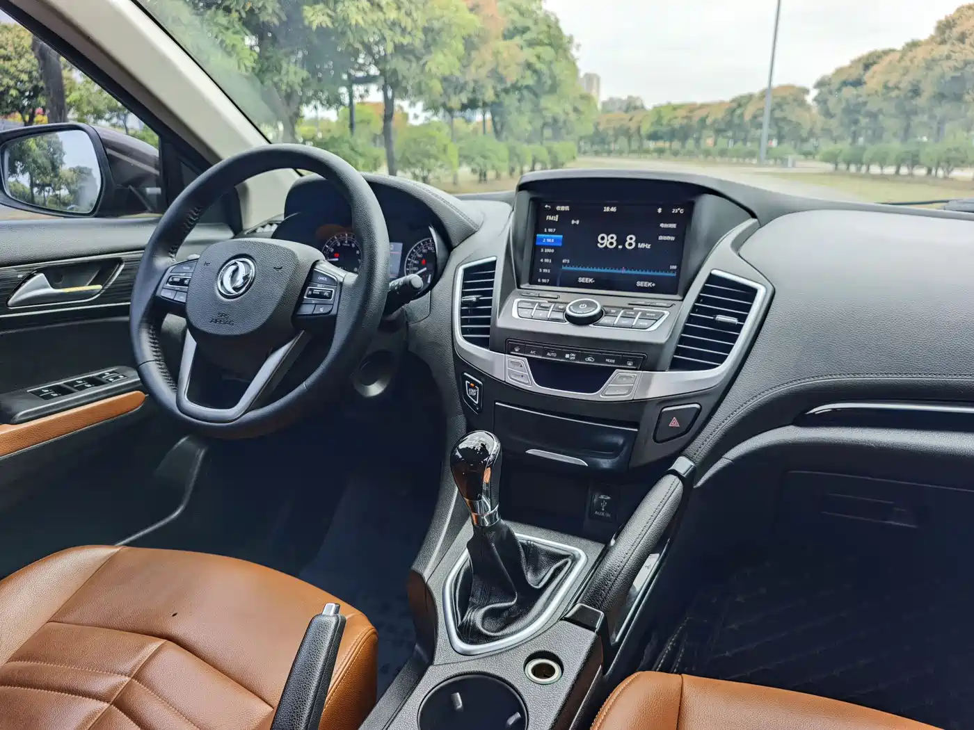 Dongfeng Fengdu MX5 2018 2016 1.4T Manual Luxury Edition