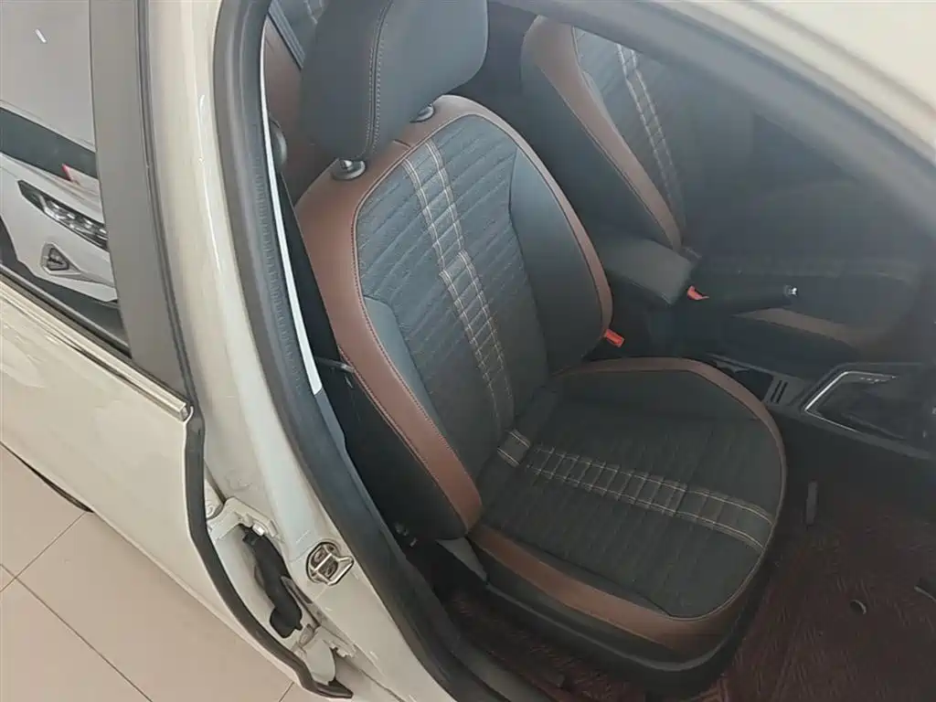 Volkswagen Lavida 2019 Lavida Start 1.5L Auto Comfort (China VI) фото 20