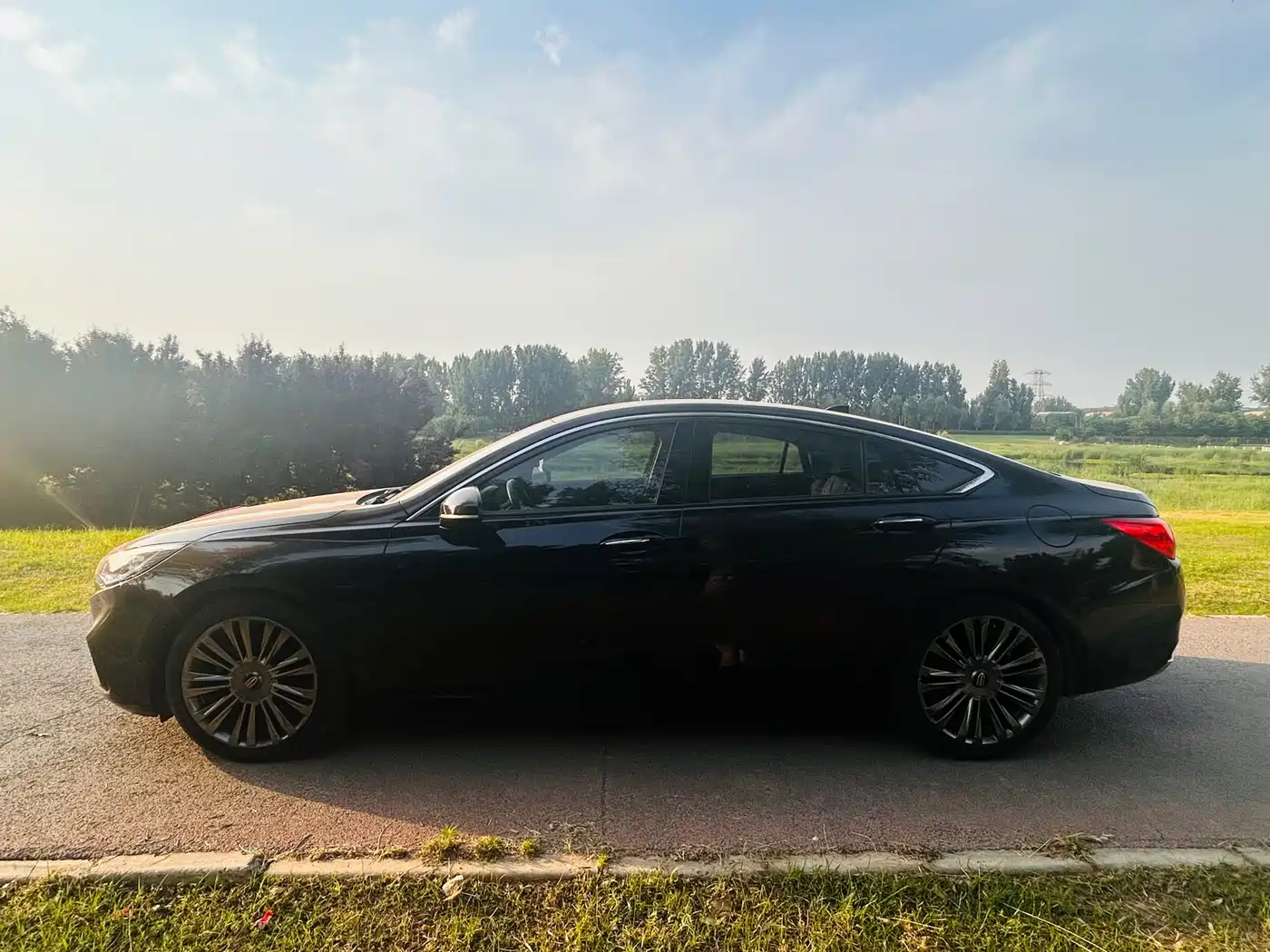 Hongqi H5 2020 1.8T Automatic Smart Connection Qi Rhythm Edition фото 4