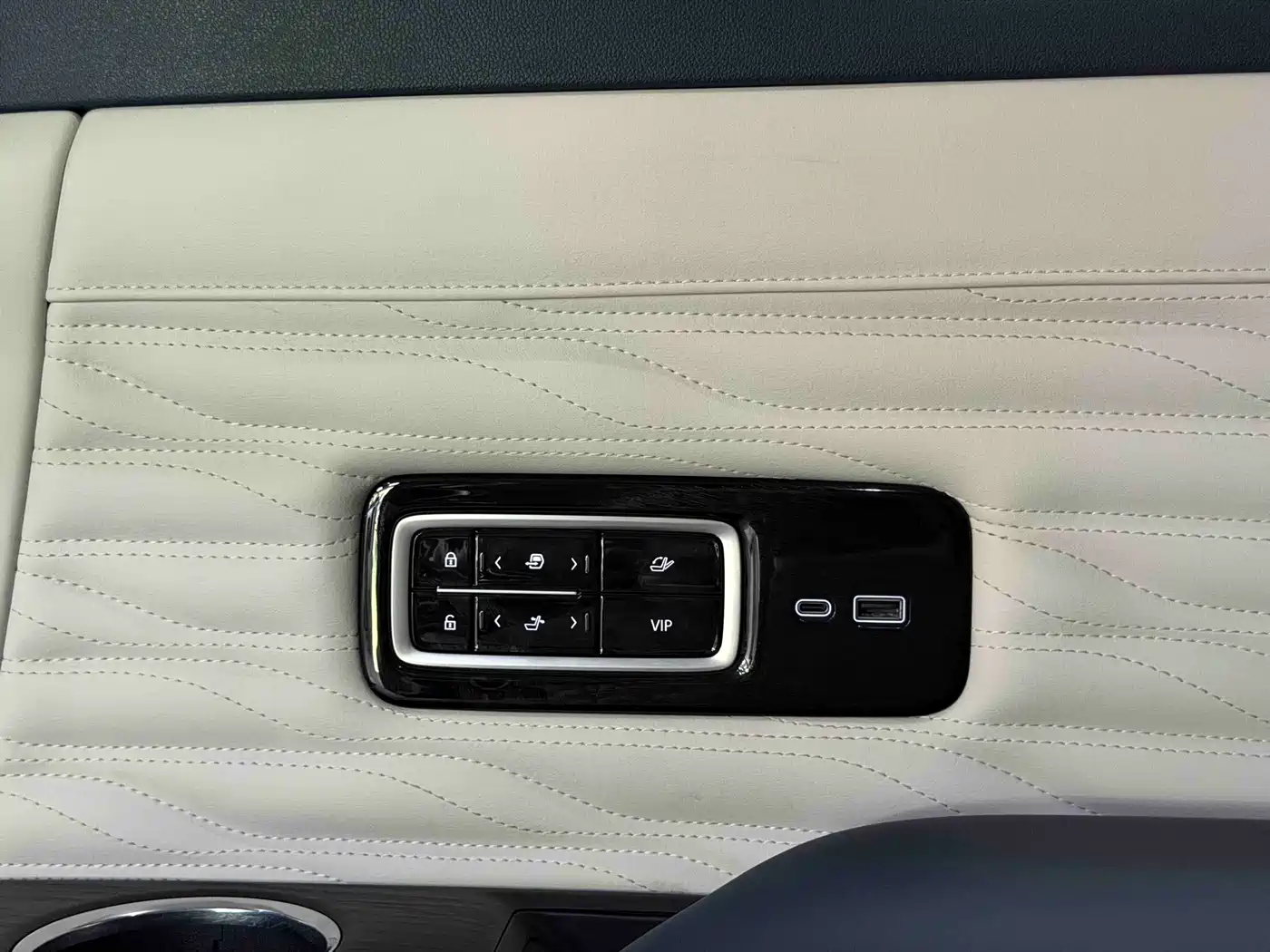 Buick Century 2023 2023 2.0T 4-Seat Private Edition