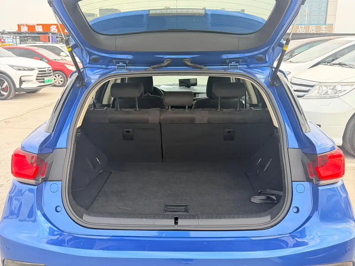 Фото 12 - Lexus CT