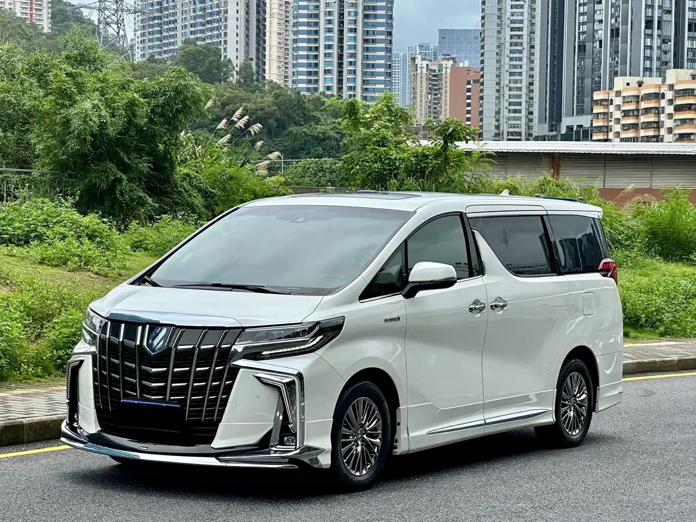 Toyota Alphard 2021 Hybrid 2.5L Luxury