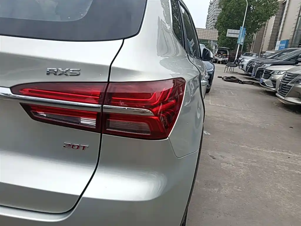 Фото 8 - Roewe RX5