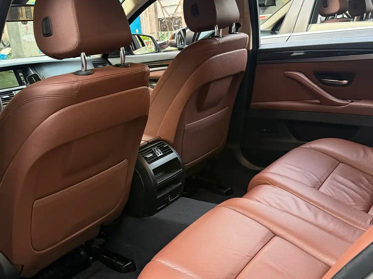 BMW 5 Series 2017 525Li Leading Edition фото 5