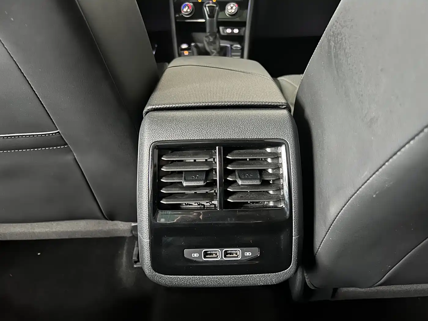 Volkswagen Sagitar 2023 300TSI DSG Surpassing Edition фото 30