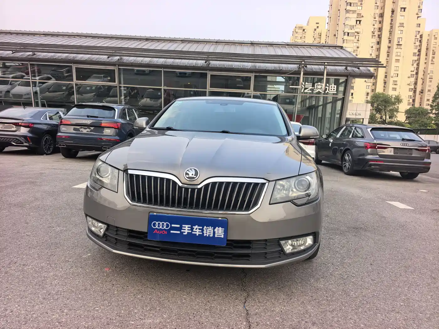 Škoda Superb 2013 1.8TSI Automatic Elegance Edition фото 2