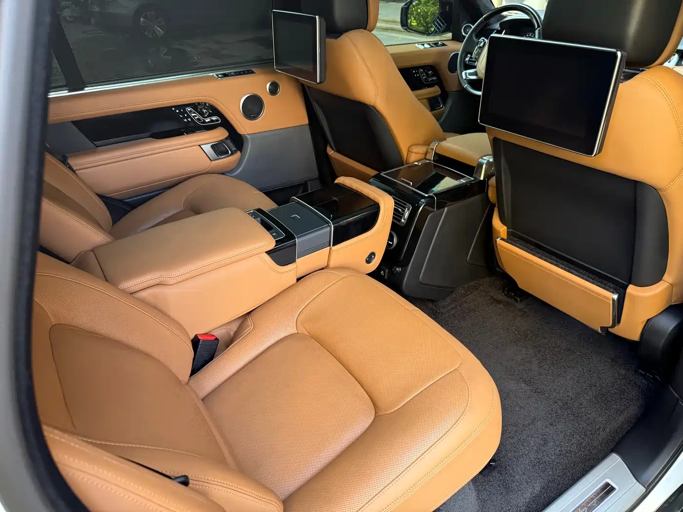 Land Rover Range Rover 2022 3.0 L6 400PS Prestige Genesis Extended Edition фото 10