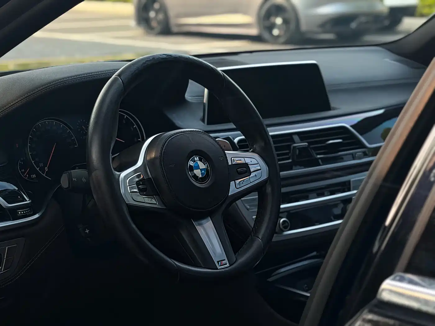 BMW 7 Series 2018 730Li Leading Type M Sport Package фото 11