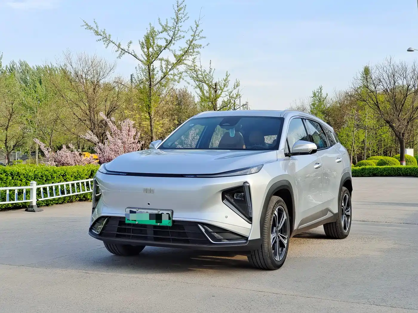 Geely Galaxy Galaxy L7 2025 EM-i 115km Explorer+ Edition