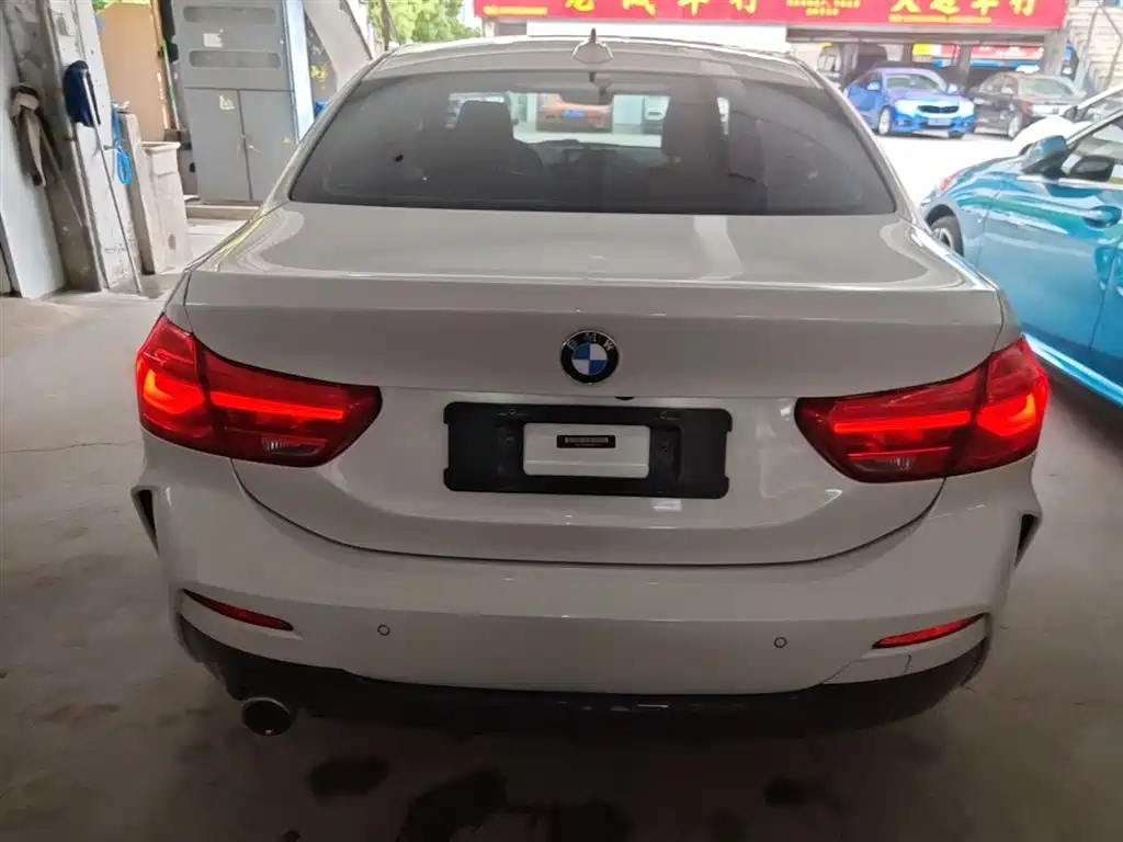 BMW 1 Series 2019 118i M Sport Package фото 6