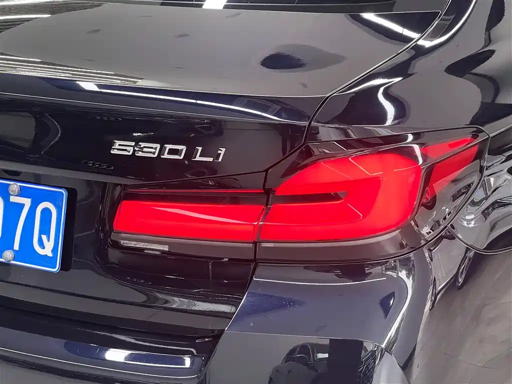 BMW 5 Series 2023 530Li Leading M Sport Package фото 8