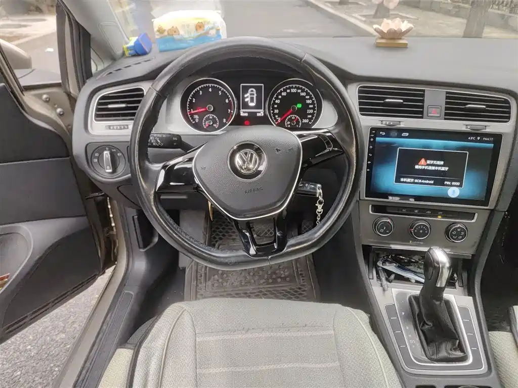 Volkswagen Golf 2016 230TSI Automatic Comfort фото 3