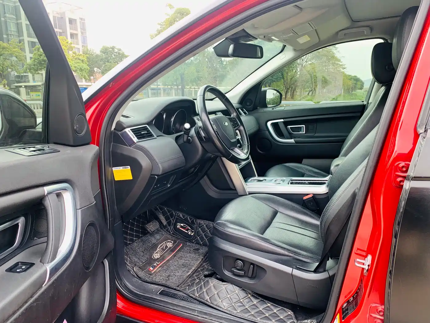 Land Rover Discovery Sport 2018 240PS SE Edition фото 7