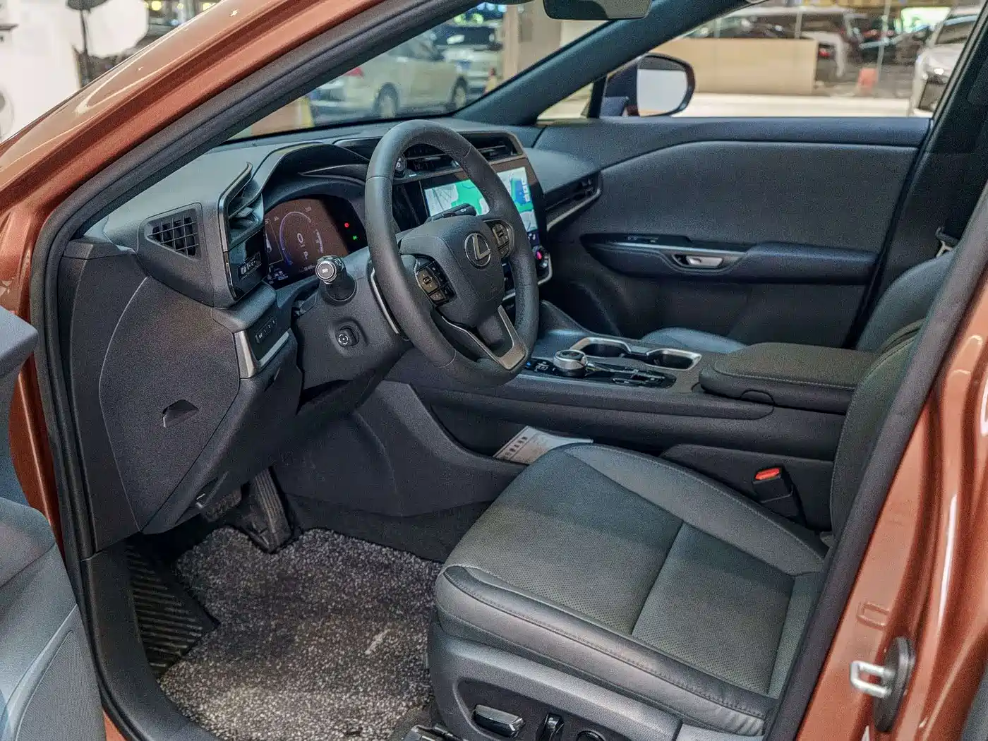 Lexus RZ 2023 450e 4WD Deluxe фото 7