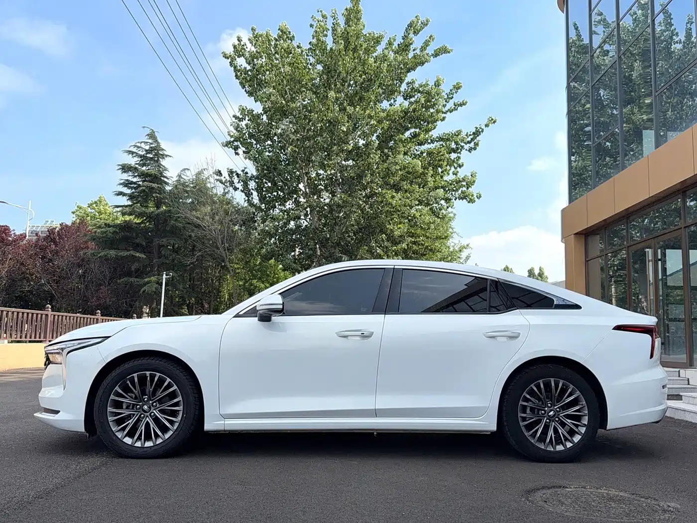Photo 8 - Besturn B70