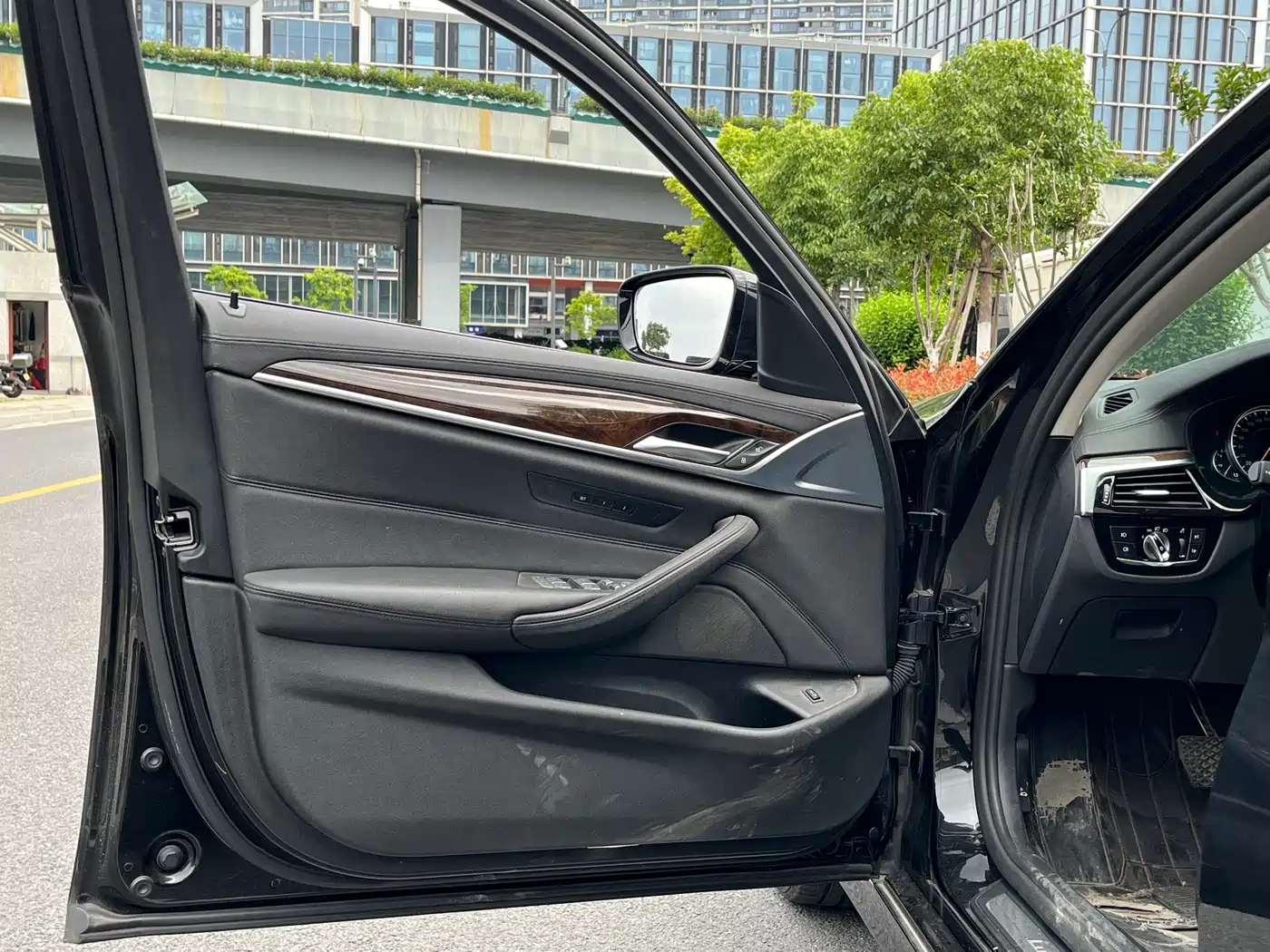 BMW 5 Series 2018 525Li Luxury Package фото 17