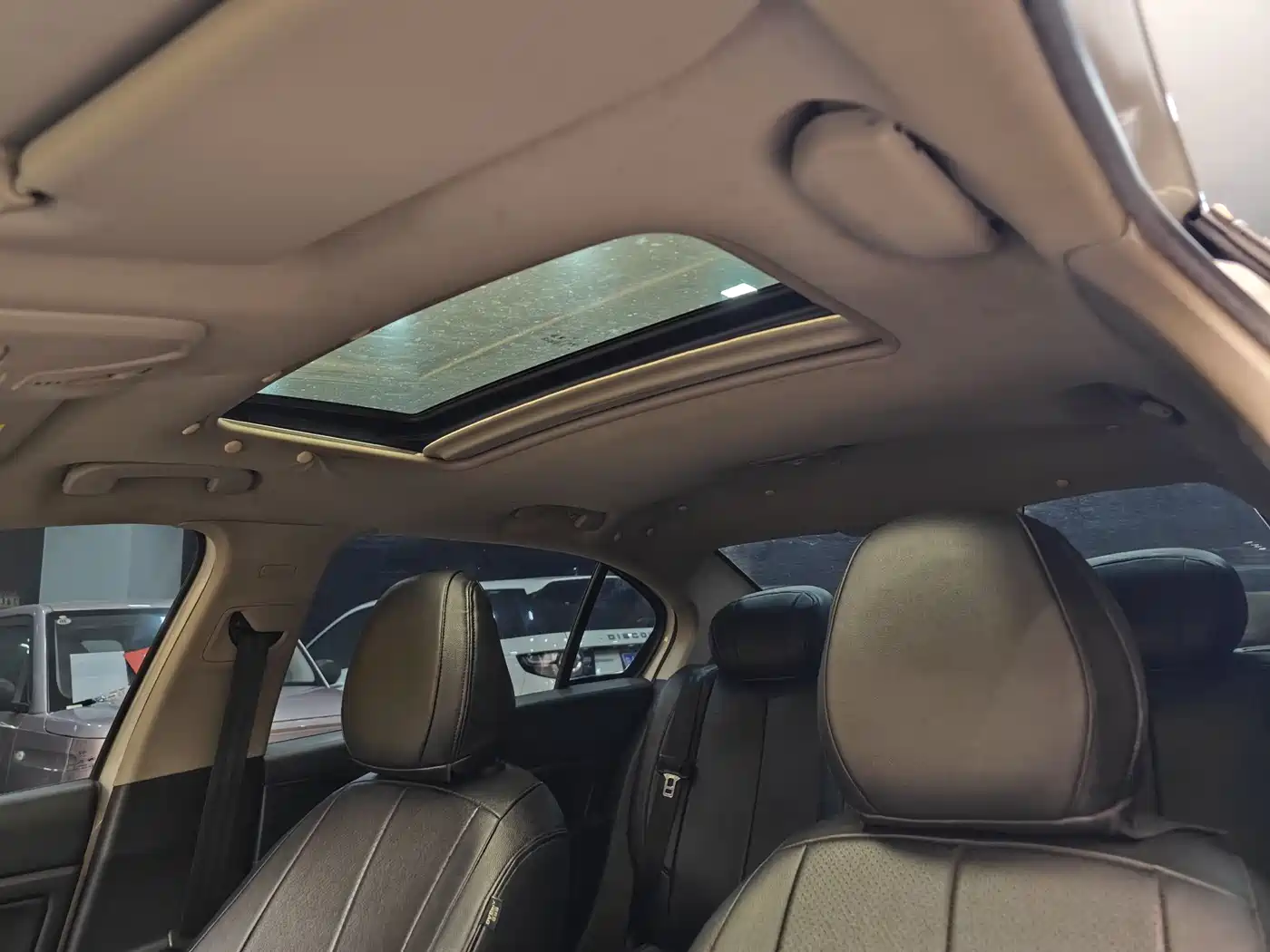 Peugeot 408 2015 Model 1.2T Automatic Luxury Edition фото 13