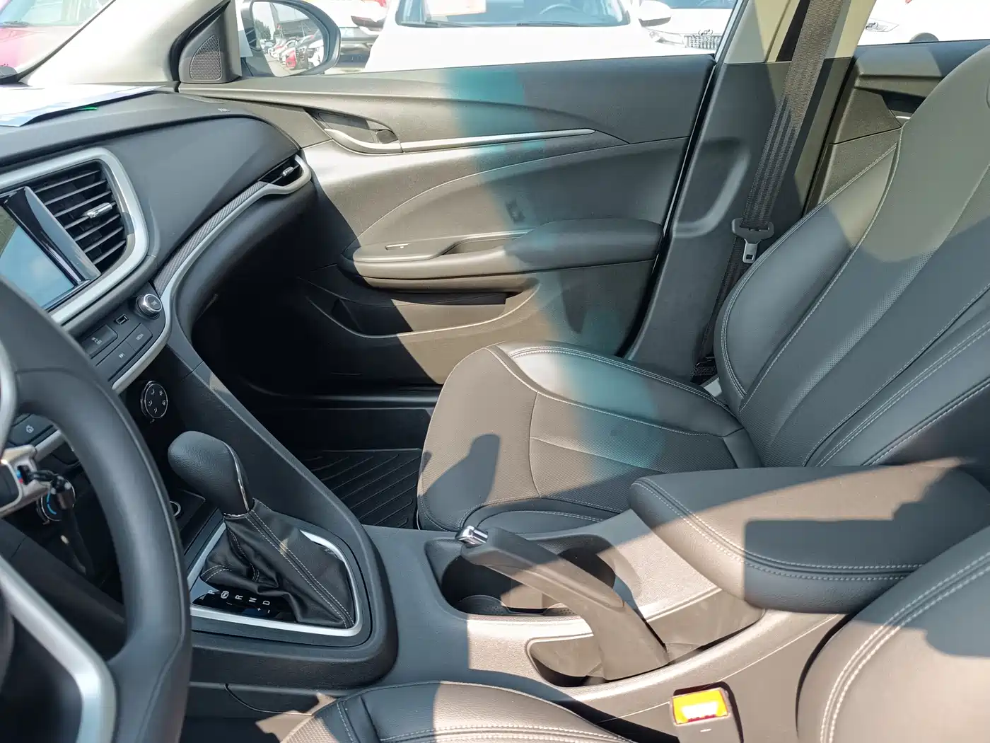 Buick Excelle 2021 1.3T Auto Mild Hybrid Elite фото 6