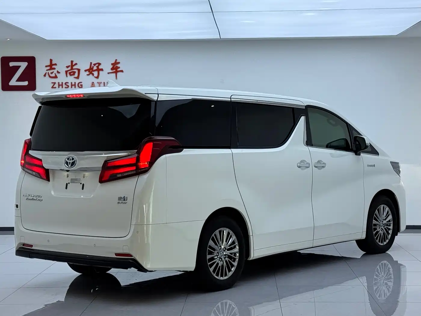 Toyota Alphard 2021 Hybrid 2.5L Premium фото 15