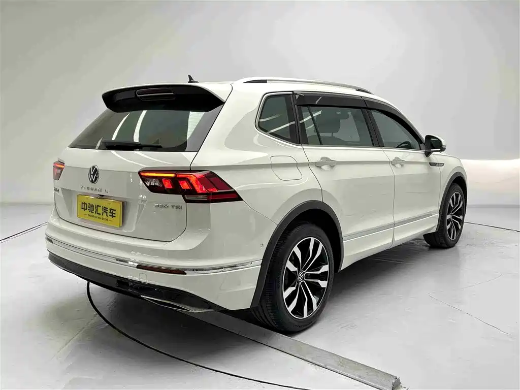 Volkswagen Tiguan L 2021 330TSI Automatic 2WD R-Line Premium фото 11