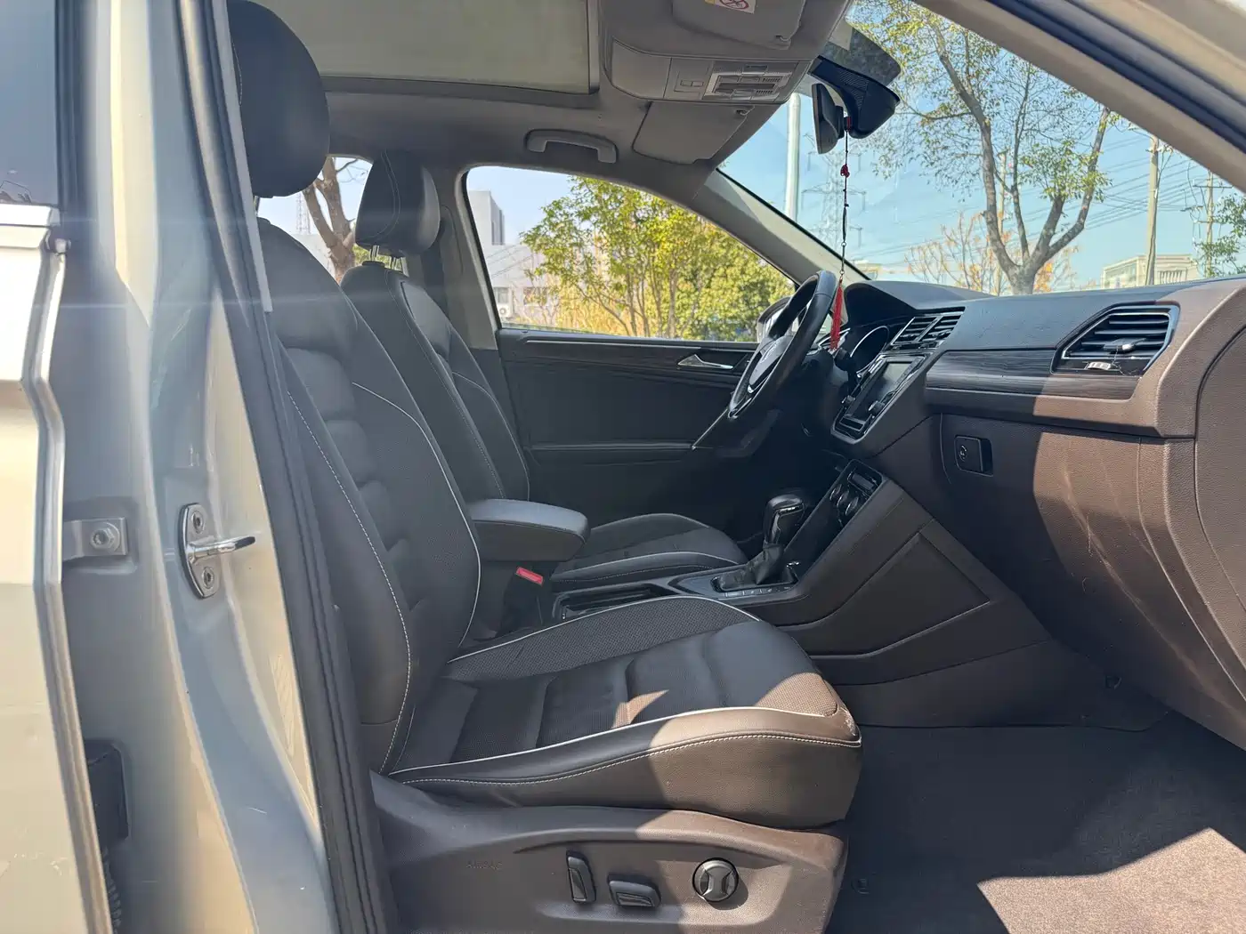 Volkswagen Tiguan L 2017 330TSI Automatic 2WD Luxury Edition фото 15
