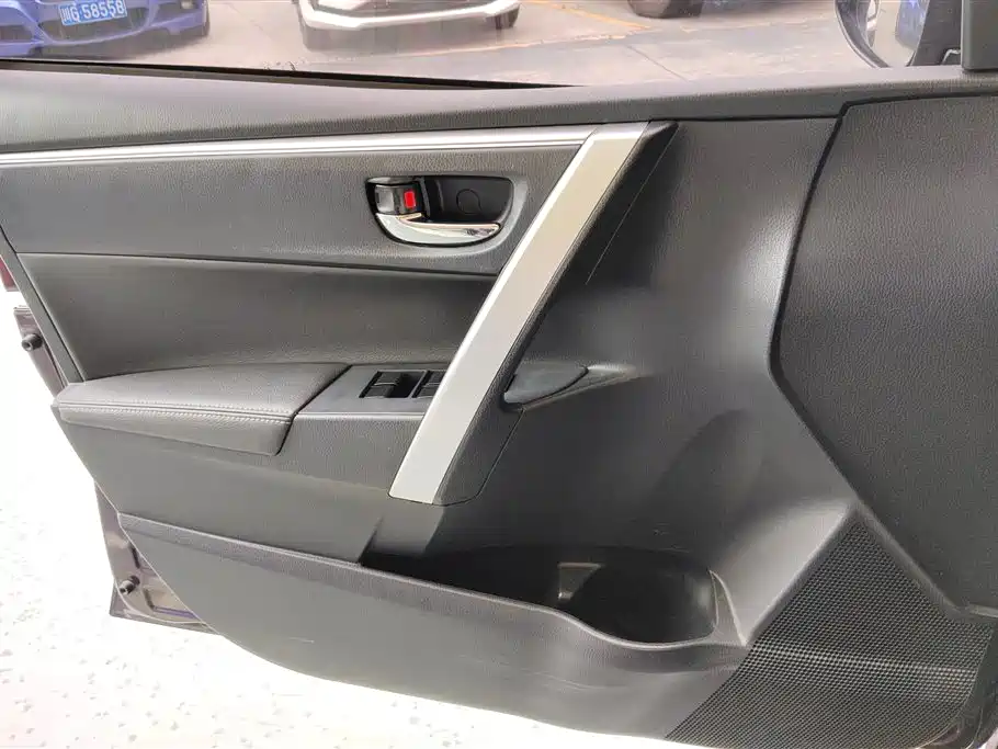 Toyota Levin 2017 Facelift Hybrid 1.8H GS-L E-CVT Leading Edition China V фото 7