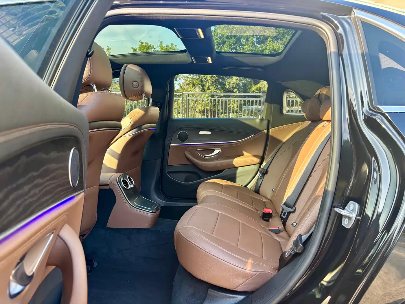 Mercedes-Benz E-Class 2022 E 260 L Sport фото 6